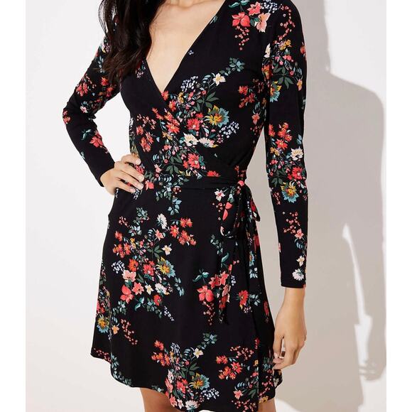 LOFT Ann Taylor Wrap Dress Medium Womens Black Floral Mini Long Sleeve V-Neck - Picture 1 of 13